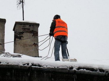 Odśnieżanie dachu