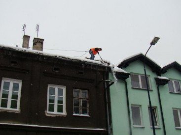 Odśnieżanie dachu