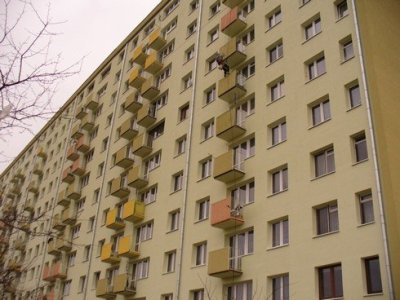 Malowanie antykorozyjne uchwytów płyt balkonowych ul. Pachońskiego 6, Kraków